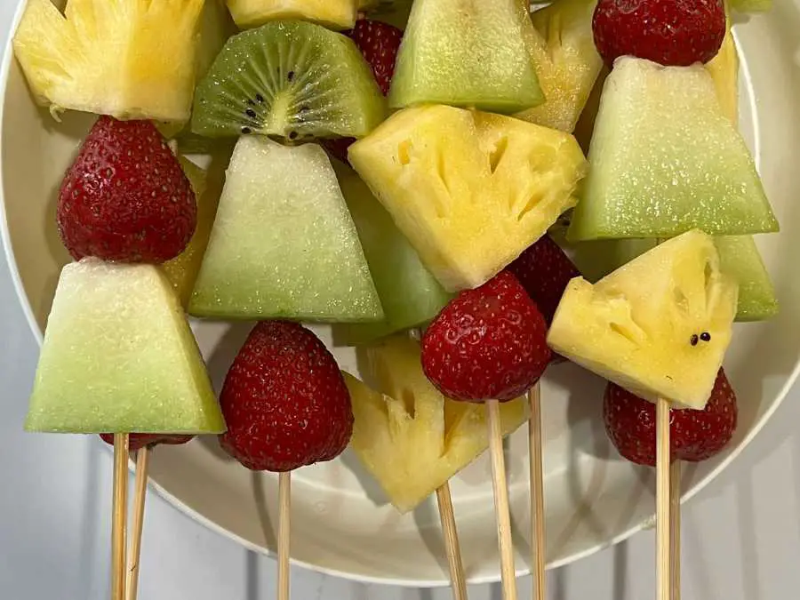 fruit-skewers-birthday-food-ideas