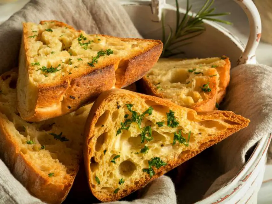 garlic-bread-slices