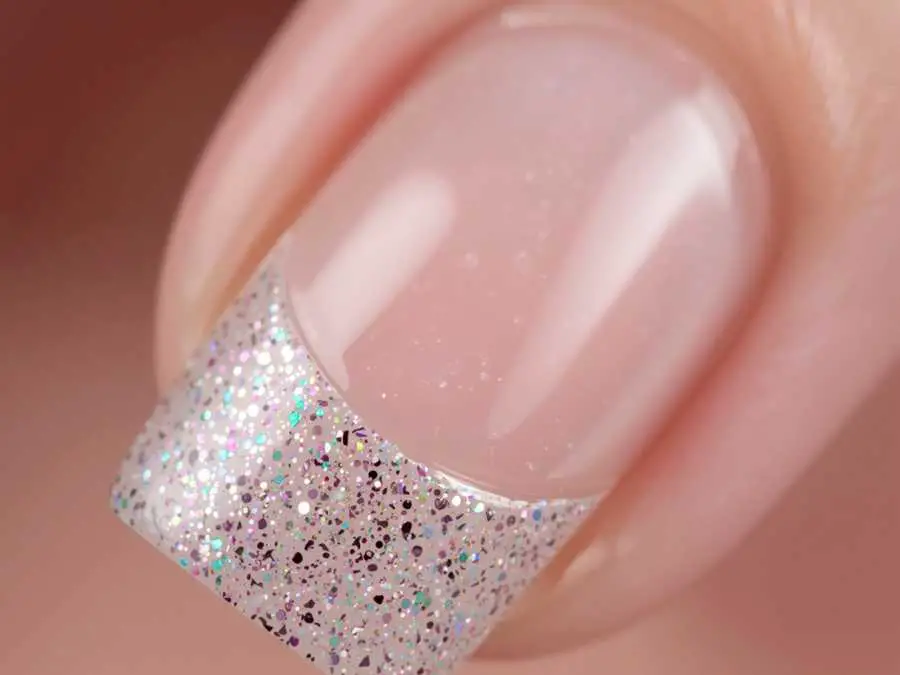 glitter-french-tips