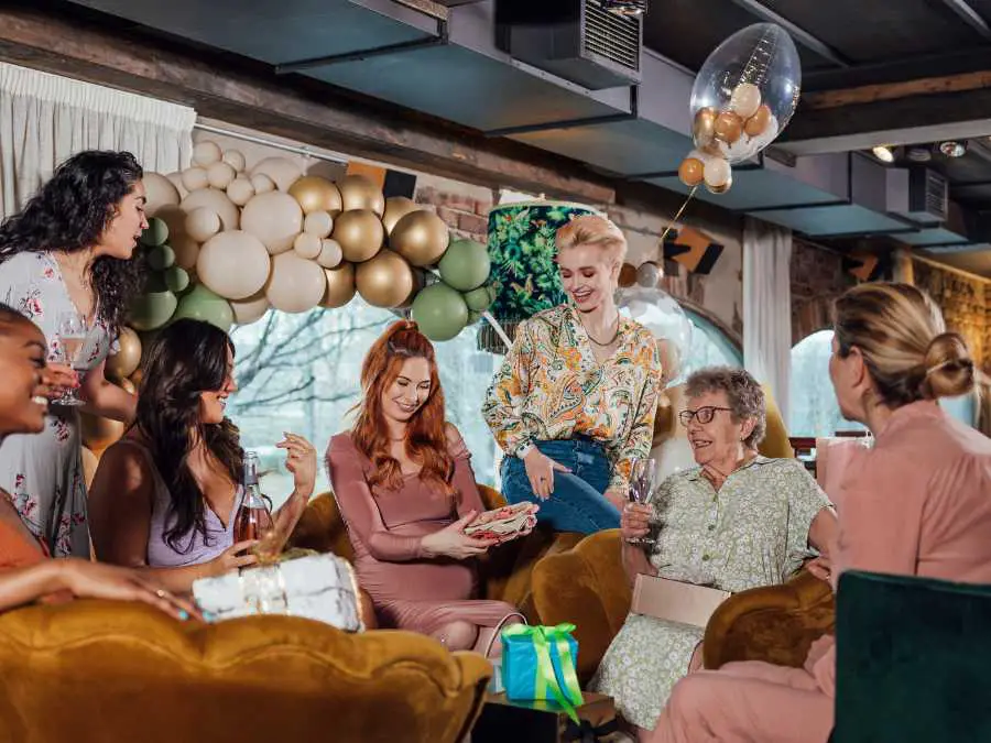 group-storytelling-baby-shower-activities