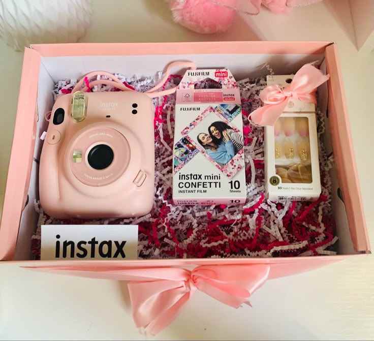 instant-camera-birthday-gift-ideas