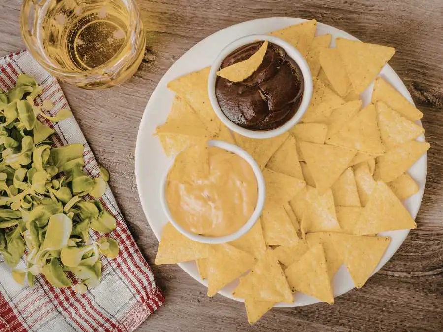 nachos-with-dip-birthday-food-ideas