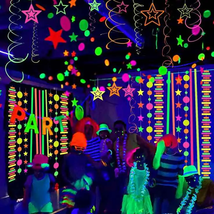 neon-glow-party-18th-birthday-party-ideas