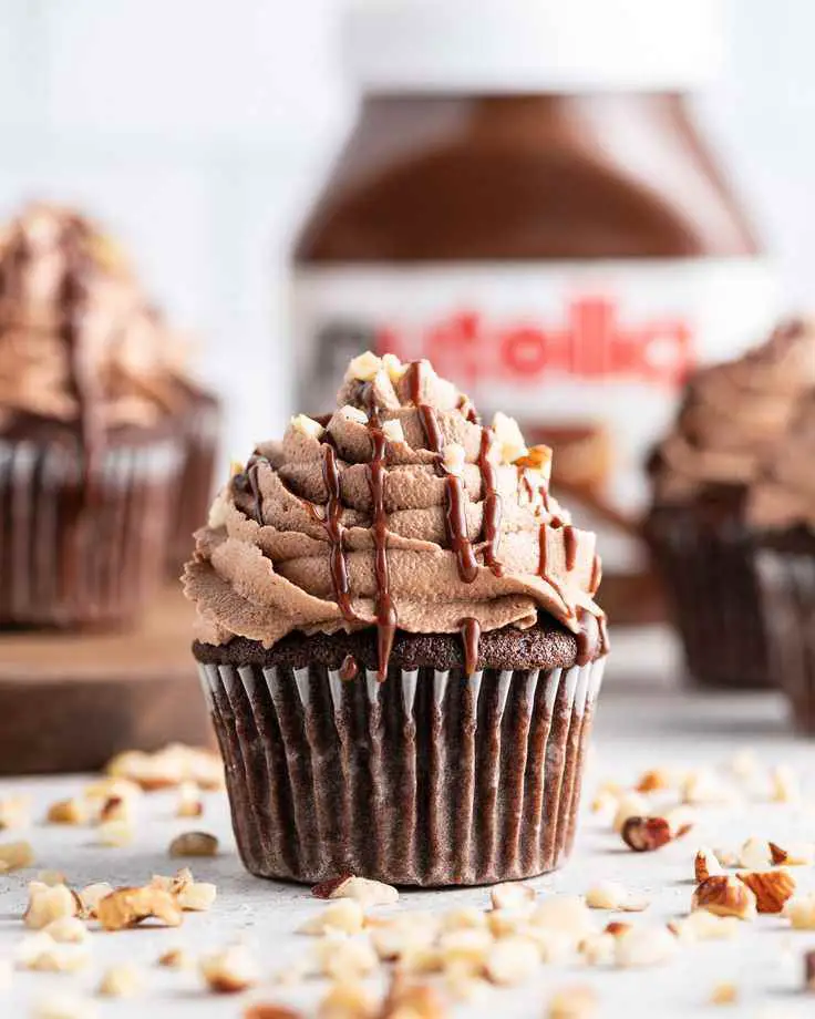 Nutella-stuffed-cupcakes-birthday-dessert-ideas