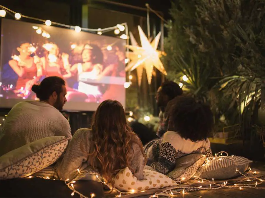 outdoor-movie-night