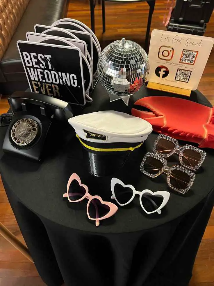 photo-booth-prop-station-birthday-decoration-ideas