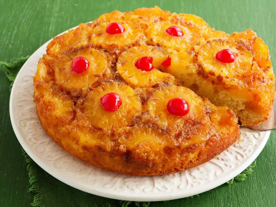 Pineapple-upside-down-cake-birthday-dessert-ideas
