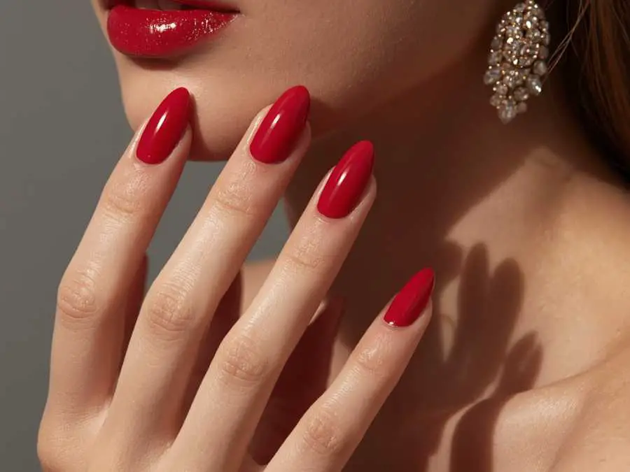 red-almond-nails-cute-red-nails