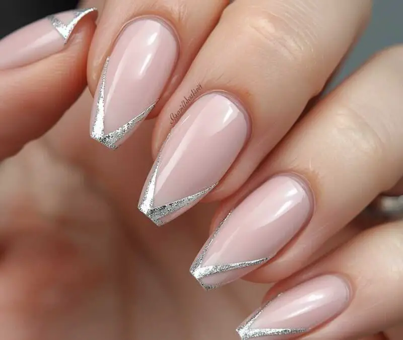 Silver-line-accent-cute-nail-for-formal-even