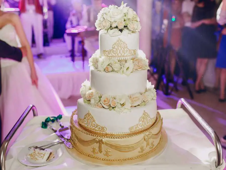 A-Beautiful-Wedding-Cake