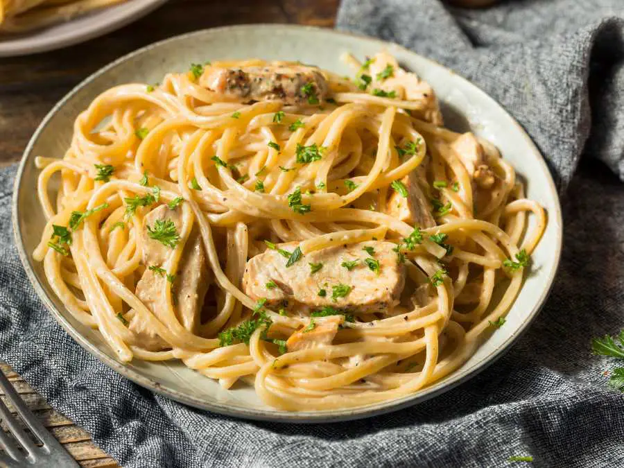 chicken-alfredo-protein-pasta