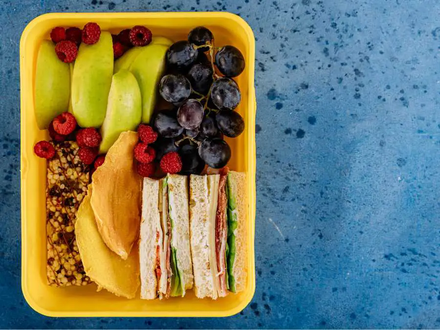 fruit-and-cheese-snack-box-cold-lunch-ideas