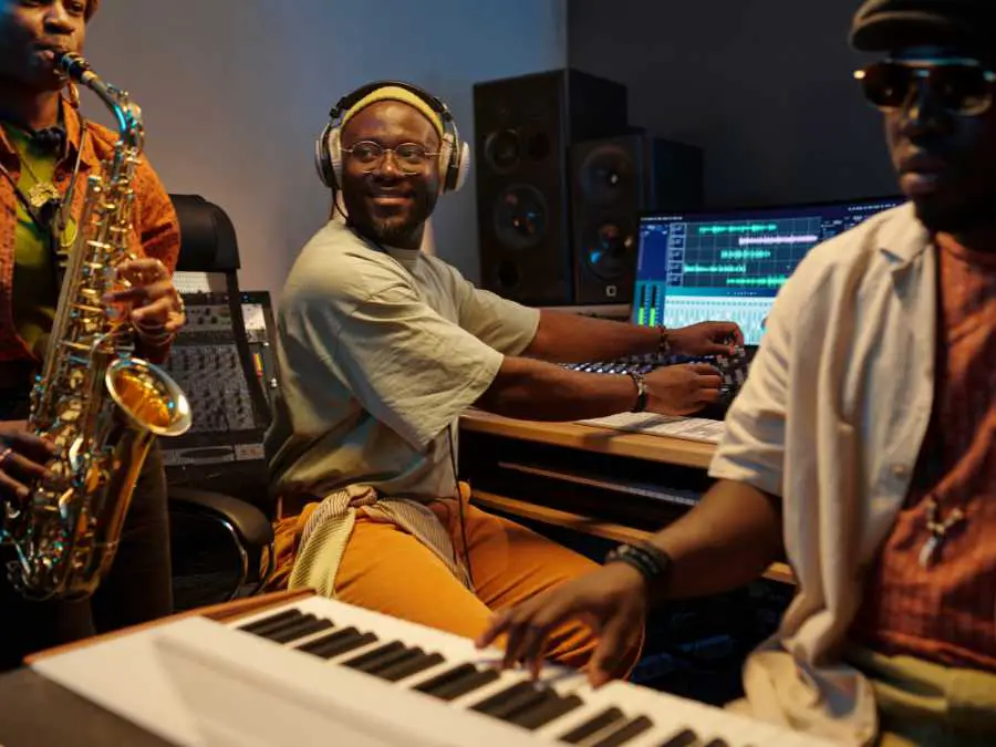 great-music-and-entertainment-wedding-must-haves