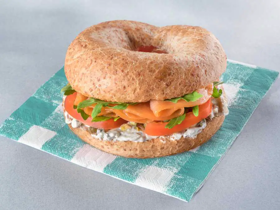 smoked-salmon-bagel