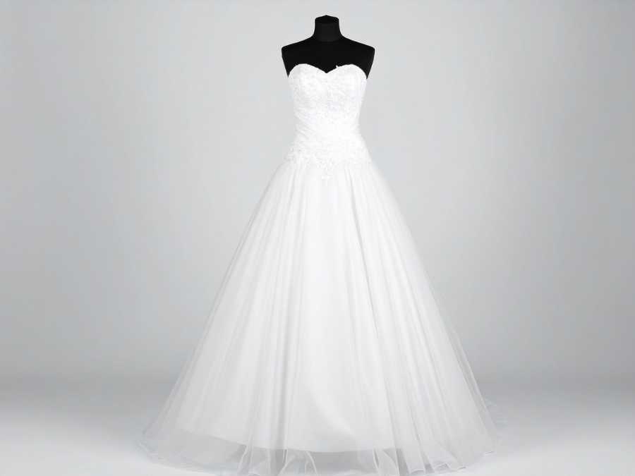 the-strapless-wedding-dress-timeless-wedding-dress
