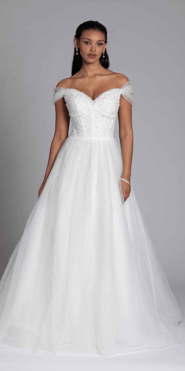 the-sweetheart-neckline-dress