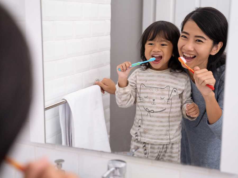 brush-teeth-together-bedtime-routine-for-3-years-old