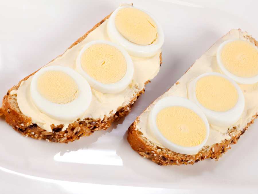 buttered-toast-boiled-eggs-toddler-lunch-ideas-for-picky-eaters