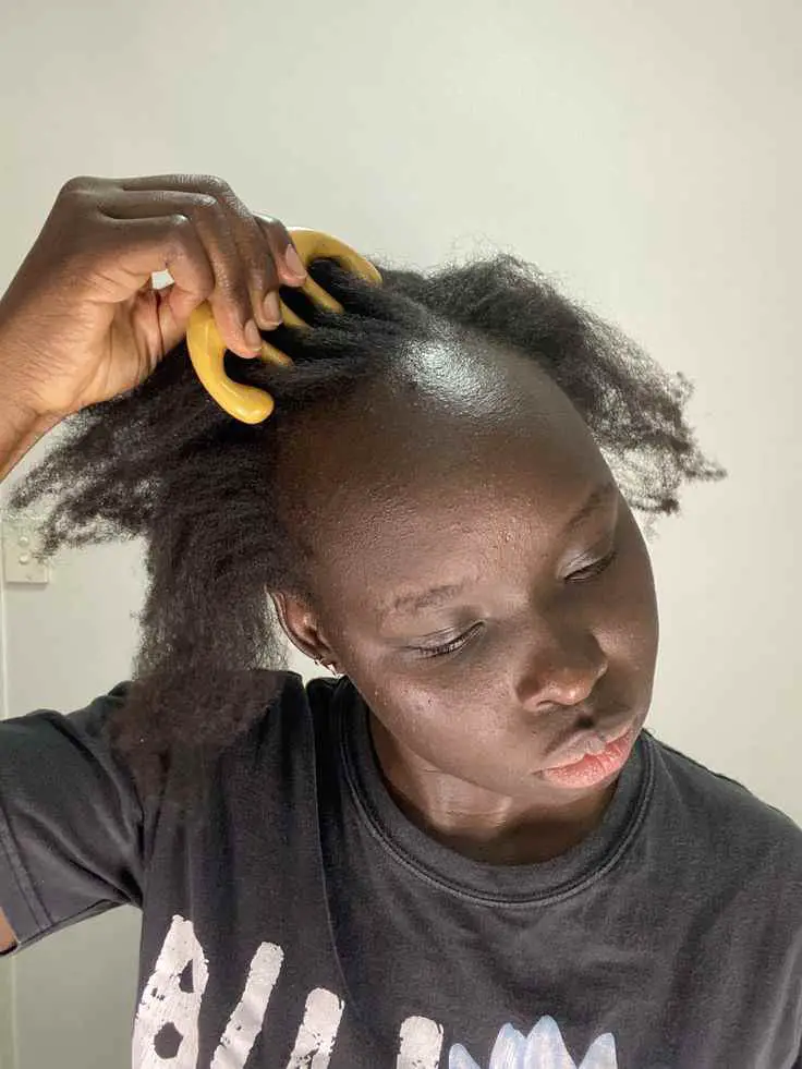 massage-your-scalp-regularly-4c-hair-growth-routine-that-actually-works