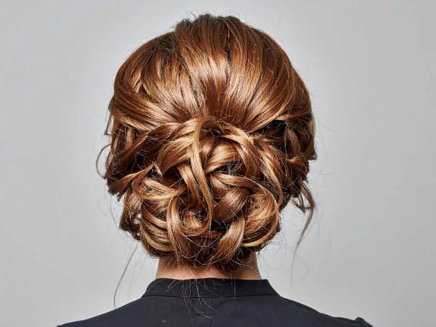 messy-bun-back-to-school-hairstyle-ideas