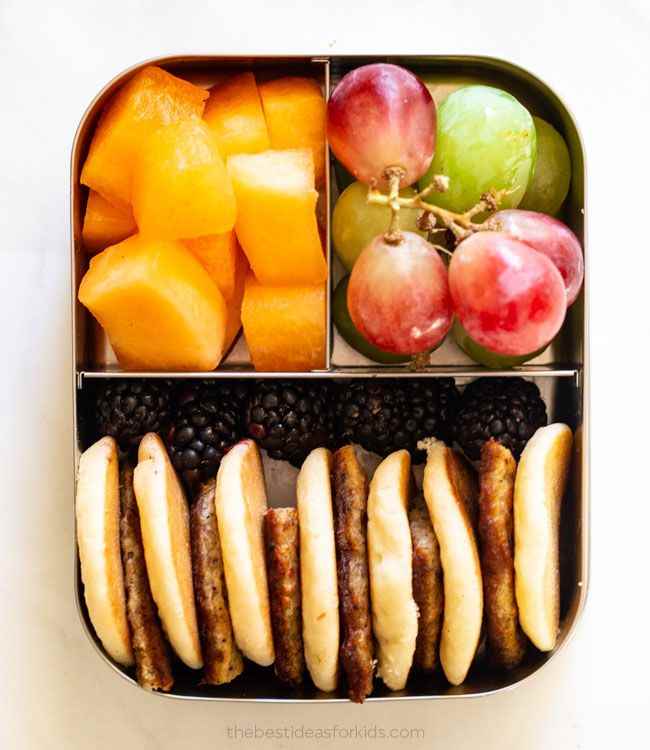 mini-pancakes-with-fruit