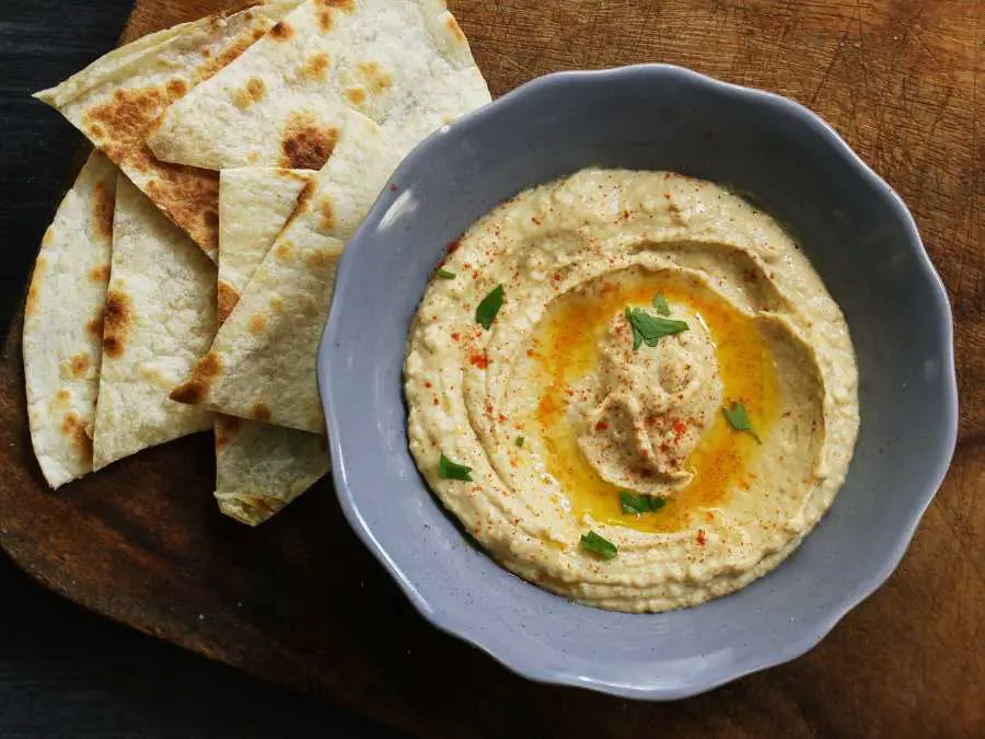 pita-bread-and-hummus