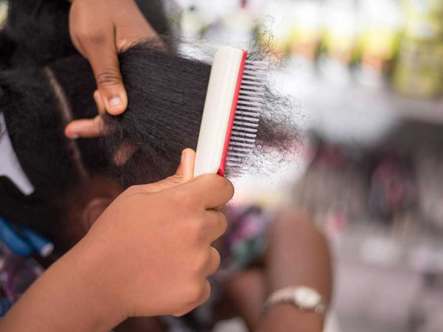 stretch-the-hair-before-braiding