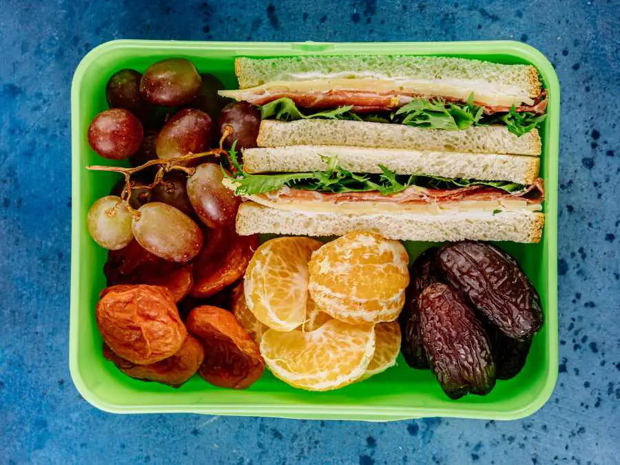 toddler-snack-box-lunch-simple-toddler-lunch-for-picky-eaters